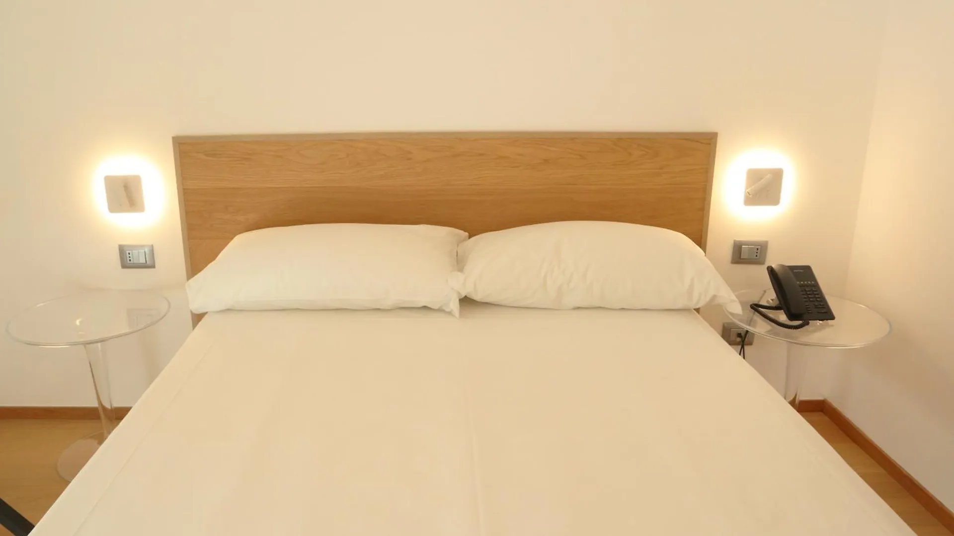 Victor Hotel
