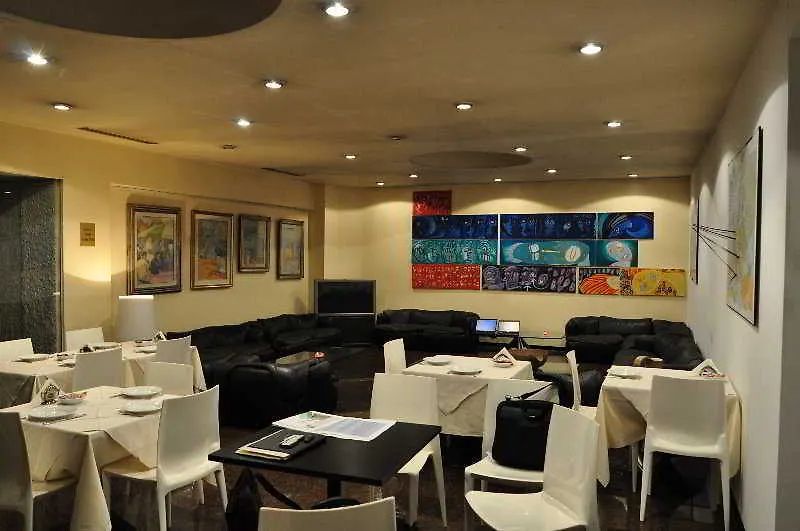 Hotel Victor 바리 3*,