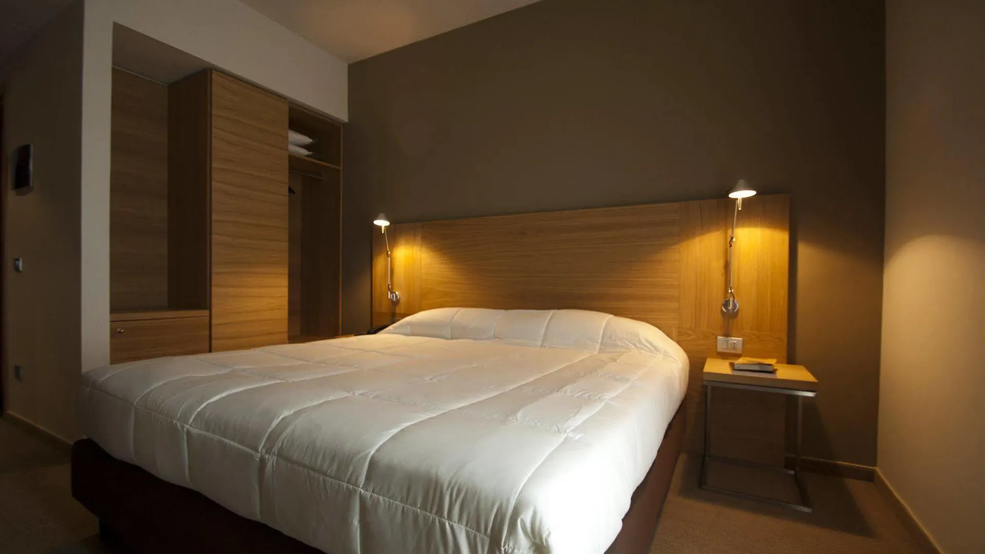 Victor Hotel 4*, Bari Italy