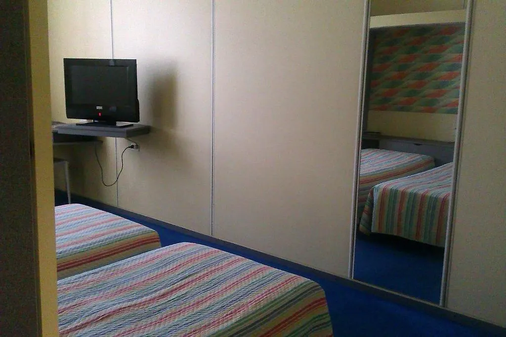 ****  Victor Hotel Italy