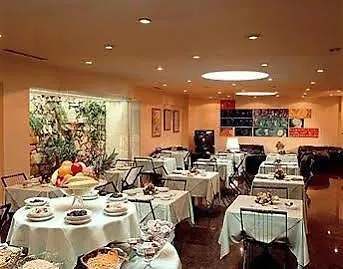 ****  Victor Hotel Italy